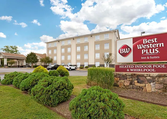 Best Western Plus Crossroads Inn & Suites