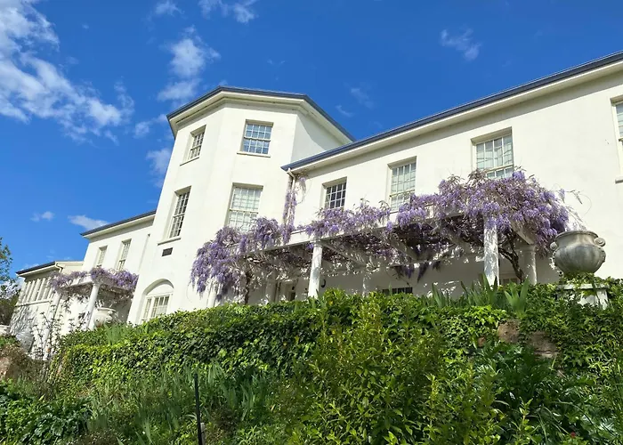 The Woodbridge Waterfront Rooms