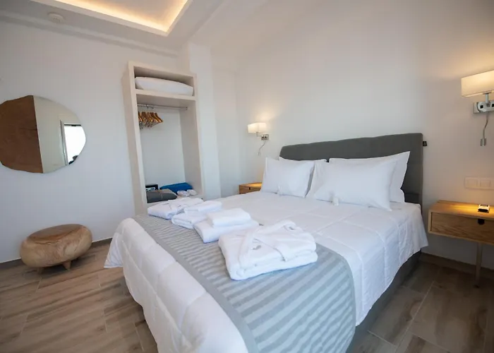 Flisvos Beachfront Apartments