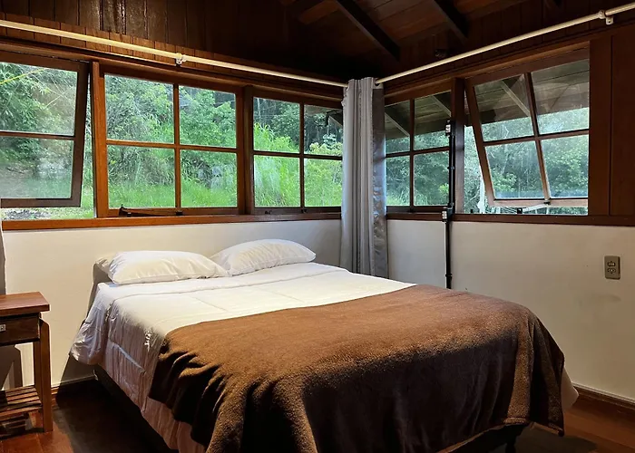 Nomades Riverside - Adventure Hostels & Coworking