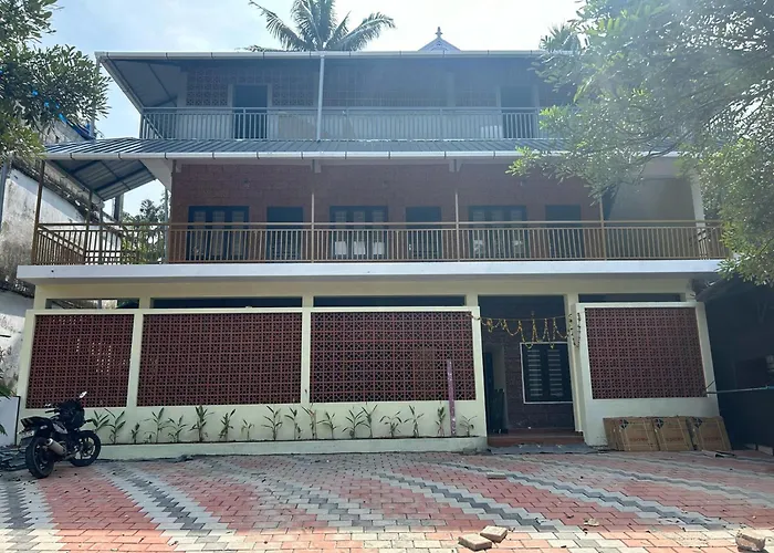 Athirappilly Inn Rooms & Suites