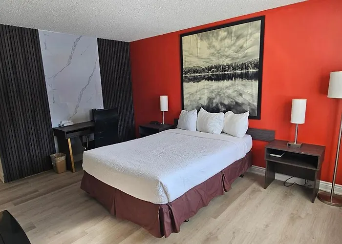 Super 8 By Wyndham Kirkland Lake