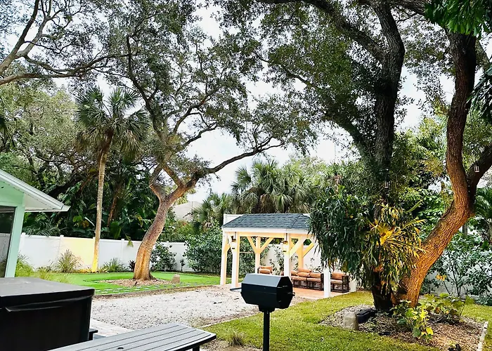 Vero Oaks Stroll To Beach Includes Mini Golf And Jacuzzi