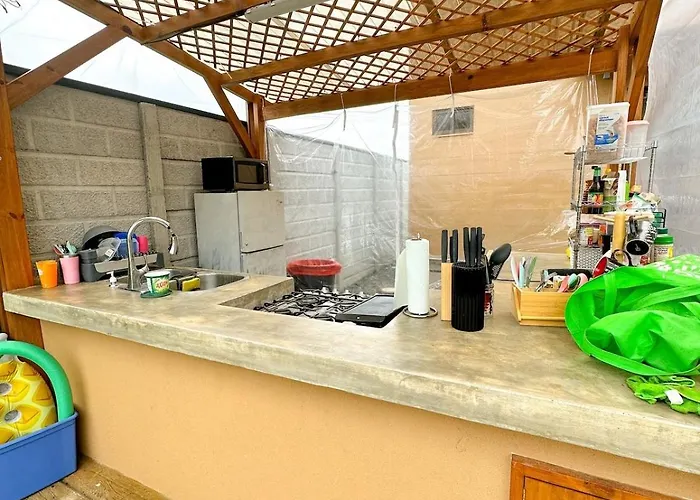 Hotel Near Playa Jaco With Pool, Gym And Pickleball