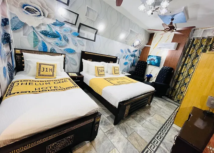 Jhelum One Hotel, Shandar Chowk