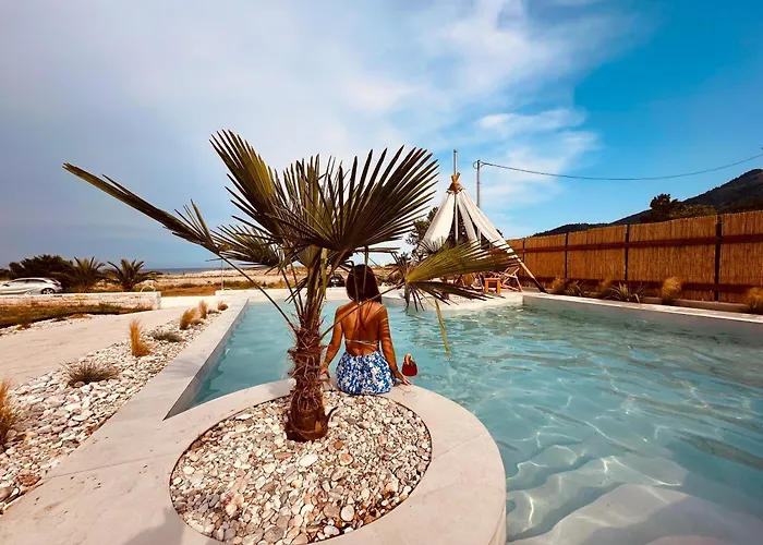 Amo Golden Suites