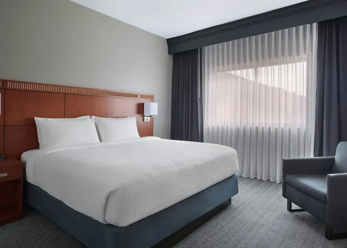 Courtyard By Marriott New Carrollton Landover