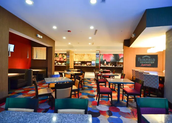 Fairfield Inn And Suites By Marriott North Spring