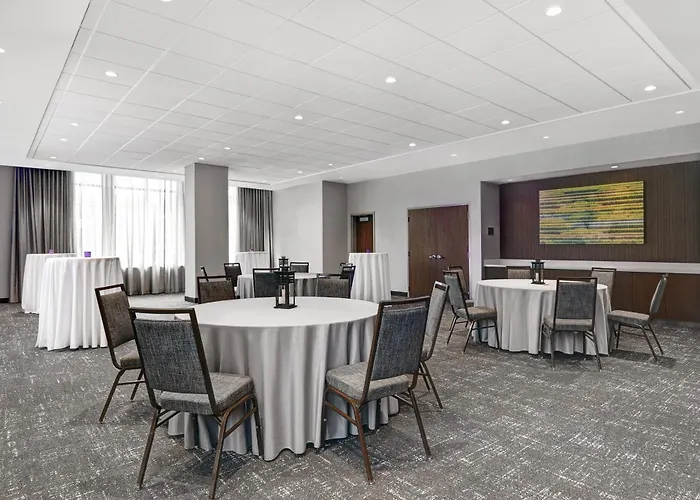 Courtyard By Marriott Manhattan Aggieville