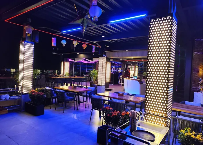 Holiday Pier Hotel