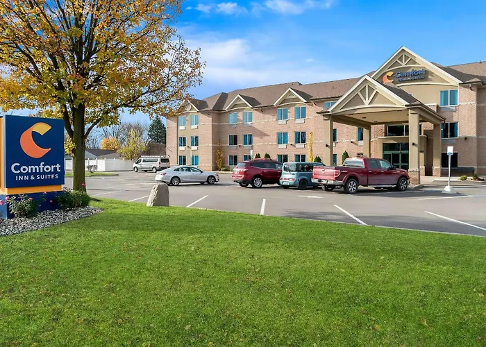 Comfort Inn & Suites Taylor - Detroit