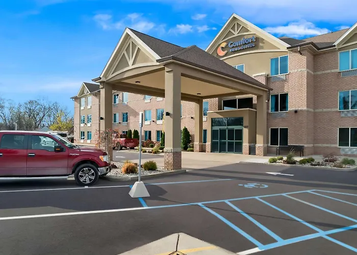 Comfort Inn & Suites Taylor - Detroit