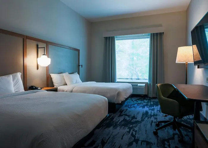 Fairfield Inn & Suites Marquette