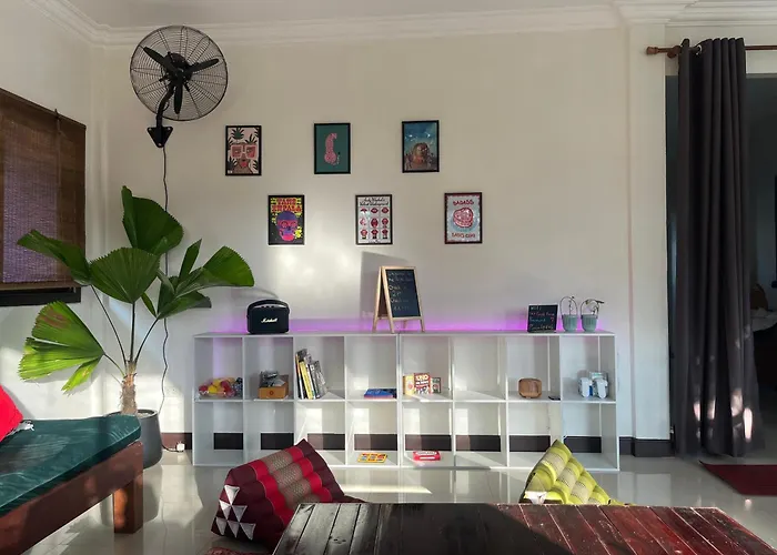 Purple House - Female Only Boutique Hostel