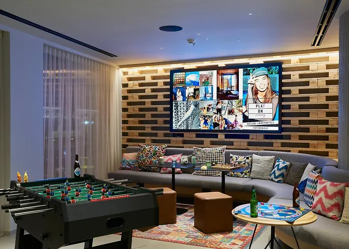 Moxy Patra Marina