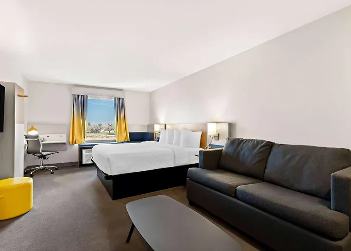 Holiday Inn Express & Suites George - Quincy South By Ihg