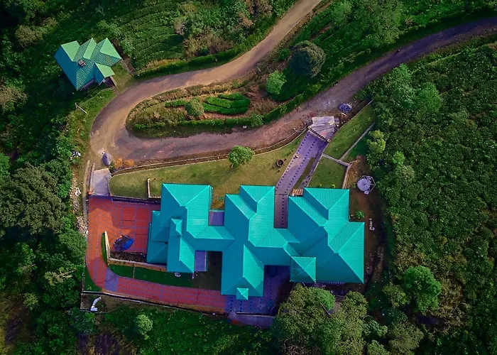 Priyas Villa Vagamon By Voye Homes-Scenic Mountain View