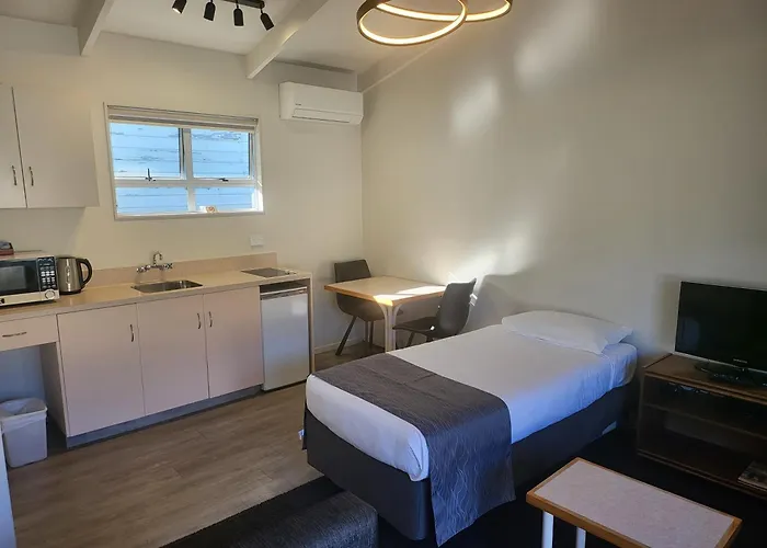 Ferrylink Motel