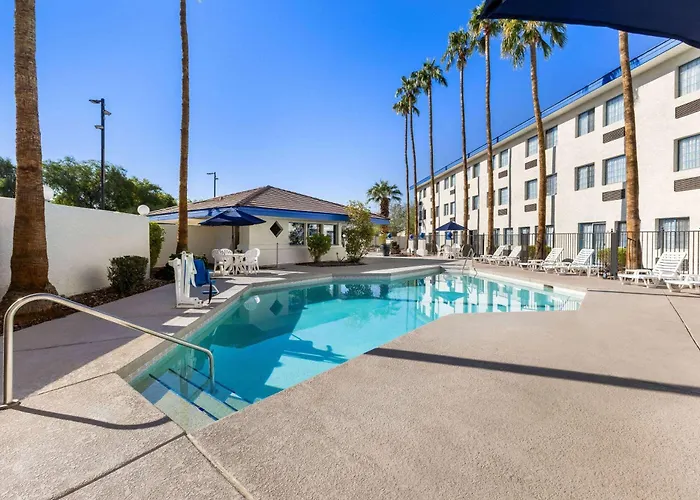 Days Inn & Suites By Wyndham Mesa Near Phoenix