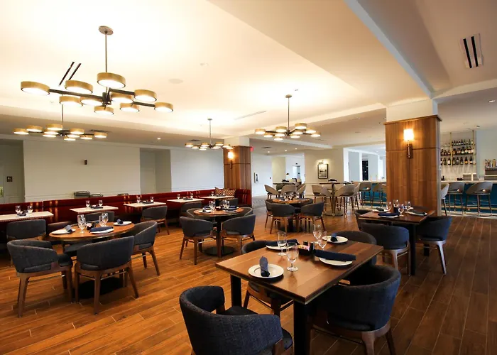 Doubletree By Hilton Clarksville Riverview