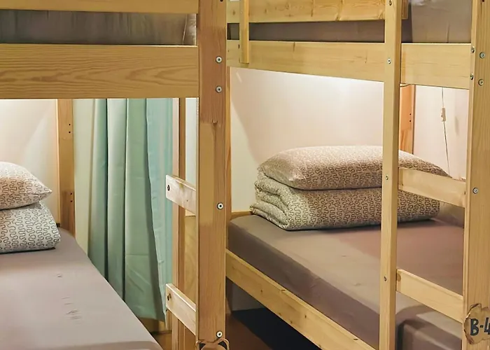 福隆出站30秒 一間屋 駅前宿 One House Backpacker