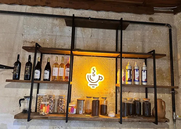 Tokmak Konukevi