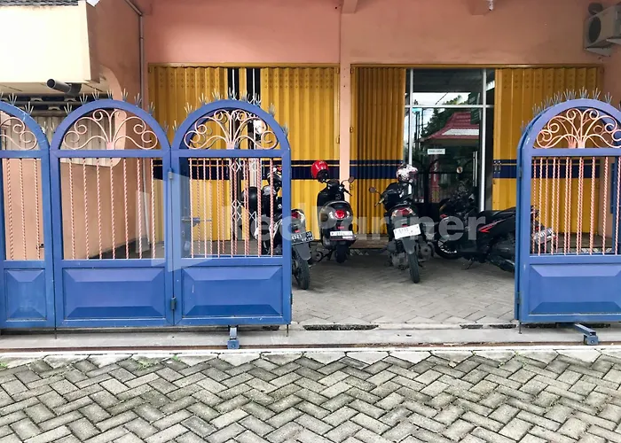 Joy Homestay Near Umj Jember Mitra Reddoorz