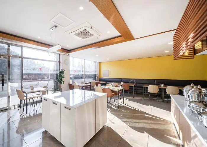 The 7 Business Hotel