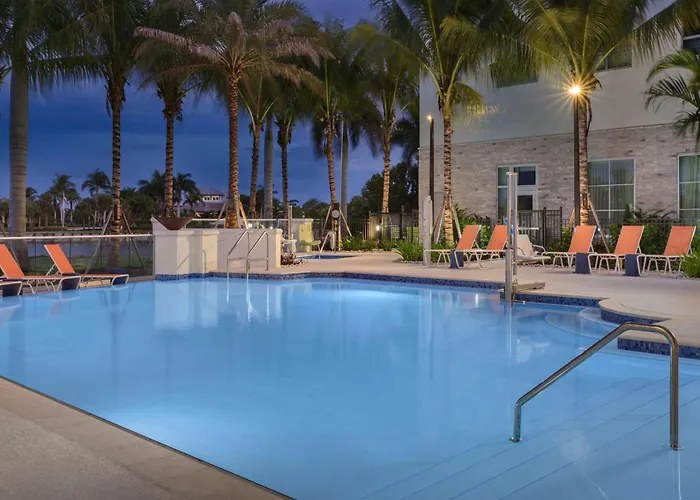 Hampton Inn & Suites Naples South