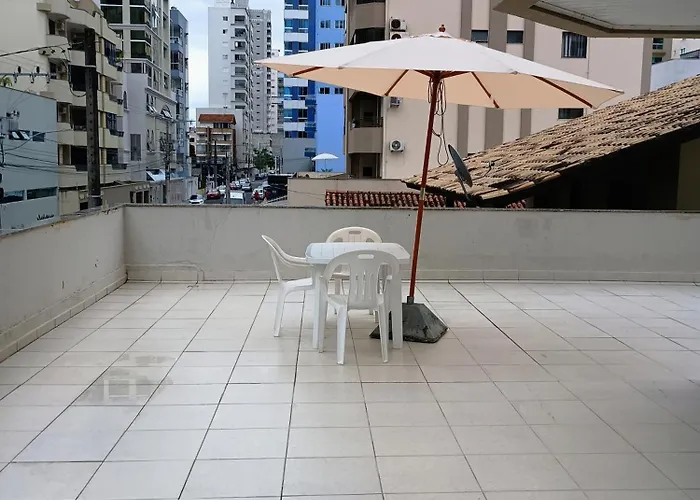 Amplo apartamento para aluguel diário numa das melhores praias de SC.