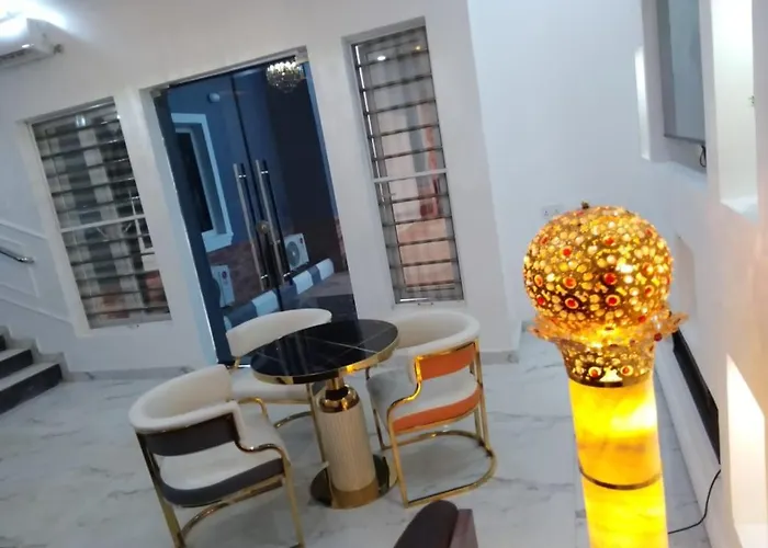 De-Lites Hotel
