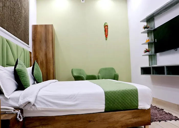 Red Leaf Hotels