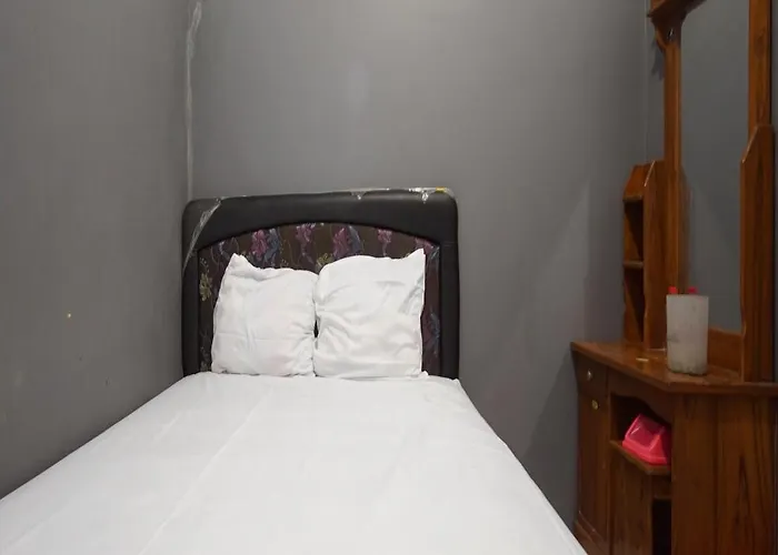 Spot On 93620 Anisa Homestay Syariah