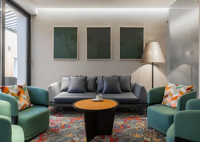 Hotel Square By Margo