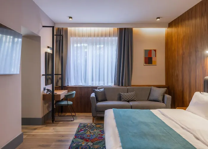 Hotel Square By Margo