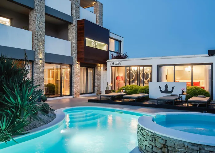 Chevalier Lifestyle Boutique Hotel Adults Only & Open-Minded Couples