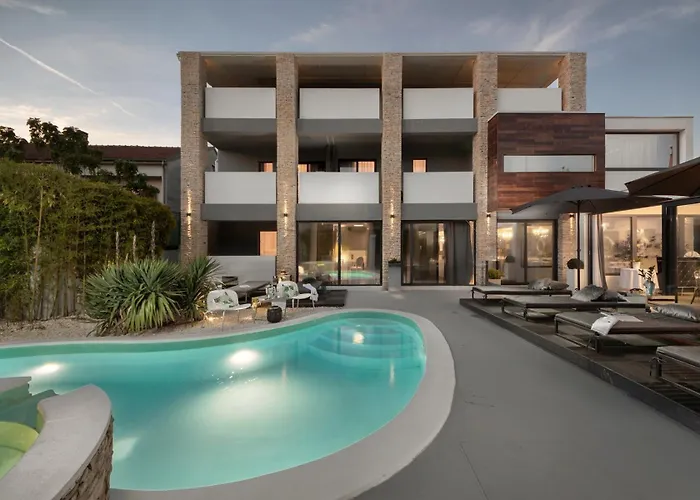 Chevalier Lifestyle Boutique Hotel Adults Only & Open-Minded Couples