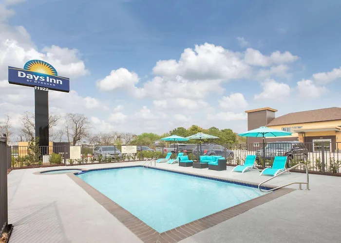 Days Inn & Suites By Wyndham La Porte