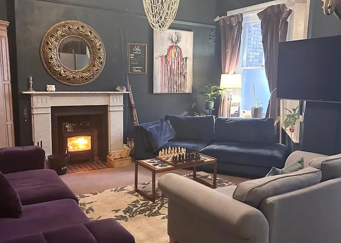 The Boho - 4 Min Walk To Beach & Town