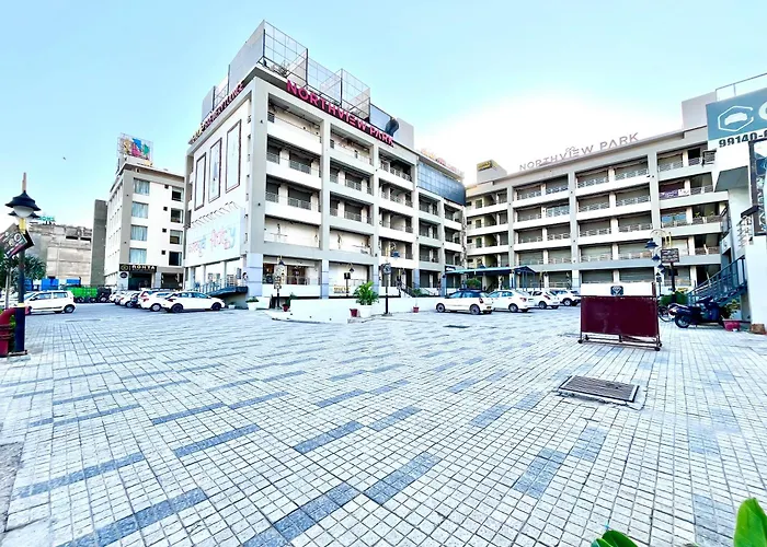 Hotel Lycoris Zirakpur Chandigarh !! Large Parking Space ! Luxury Rooms ! Ambala Chandigarh Highway