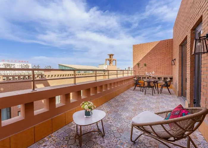 Mehood Lestie, Kashgar Old Town Scenic Area