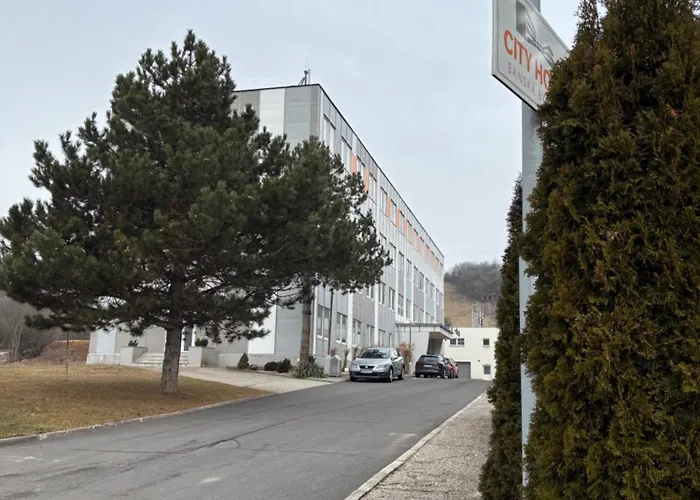 City Hotel B&B, Reception 24 7, 800M Od-From R1, Free Parking