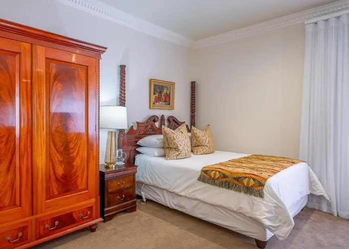 Grand Lux Boutique Manor