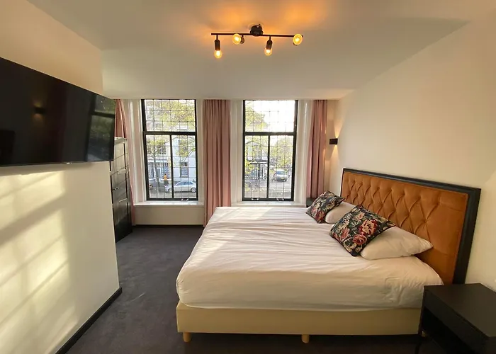 Hotel La Noire - Delft City Centre
