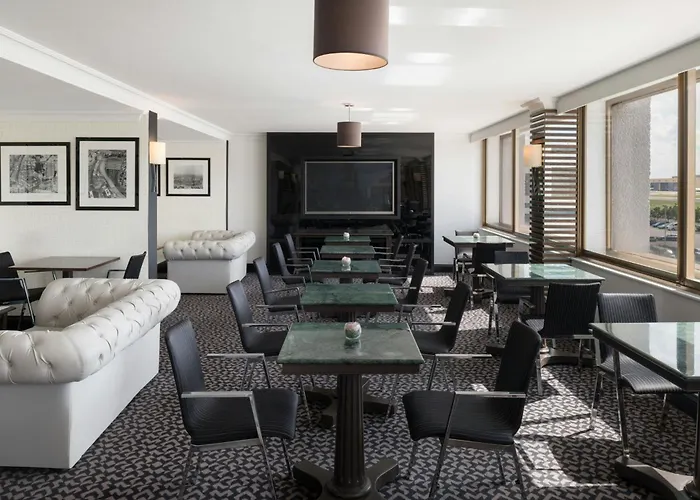 Renaissance London Heathrow Hotel