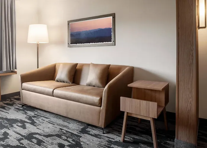 Fairfield Inn & Suites By Marriott Milwaukee West