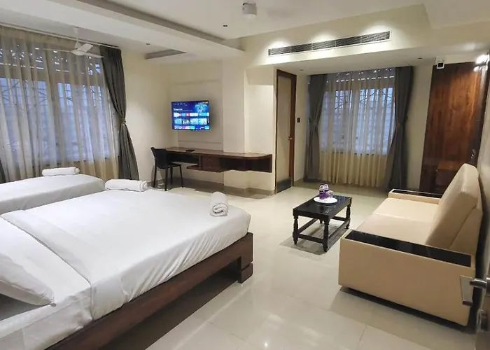 Model Grand Inn