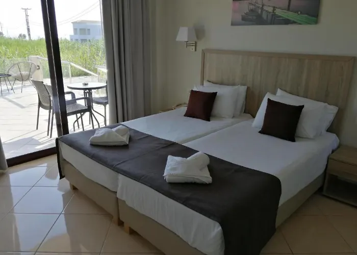 Carisa Suites And Apartments