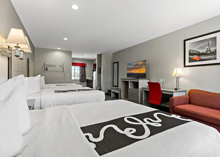 Paris Inn & Suites