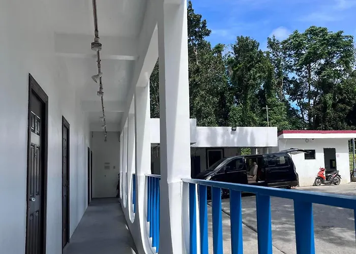 Shiri Hotel